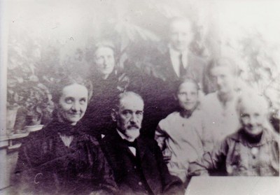 05_5- Fam. Koy, Wormditt ca.1908.jpg